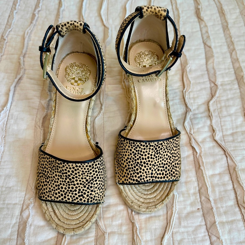 Vince Camuto Leera Wedge Sandals Natural Spotted Calf Hair Size 7